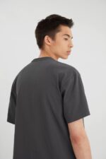 Axel Arigato Falmet Svart Voyage T-skjorte - Bilde 2