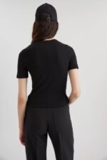 Axel Arigato Svart Signatur Slim Rib T-skjorte - Bilde 2