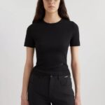 Axel Arigato Svart Signatur Slim Rib T-skjorte