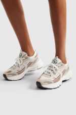 Maraton R-løype Axel Arigato Beige Rosa