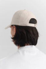 Signaturhette Axel Arigato Ecru - Bilde 2